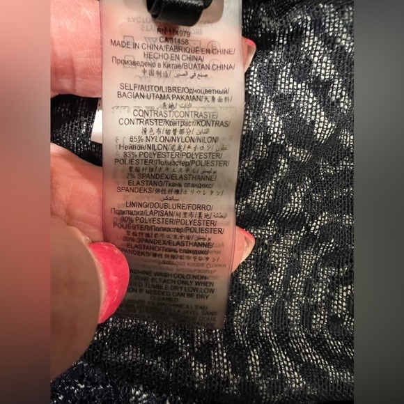 Womens BCBG MAXAZRIA Serena Lace Peplum Top XSMALL Dark Navy Combo Spiral Lace - Picture 5 of 5